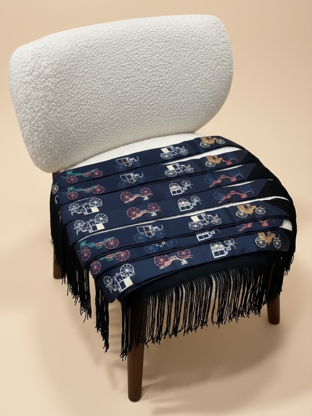 Fringe Handbag Wrap-Wagons - Picture 4 of 8
